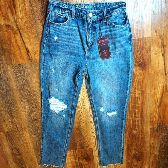 No Boundaries NWT Size 5 super High Rise Destressed jeans - Picture 9 of 12
